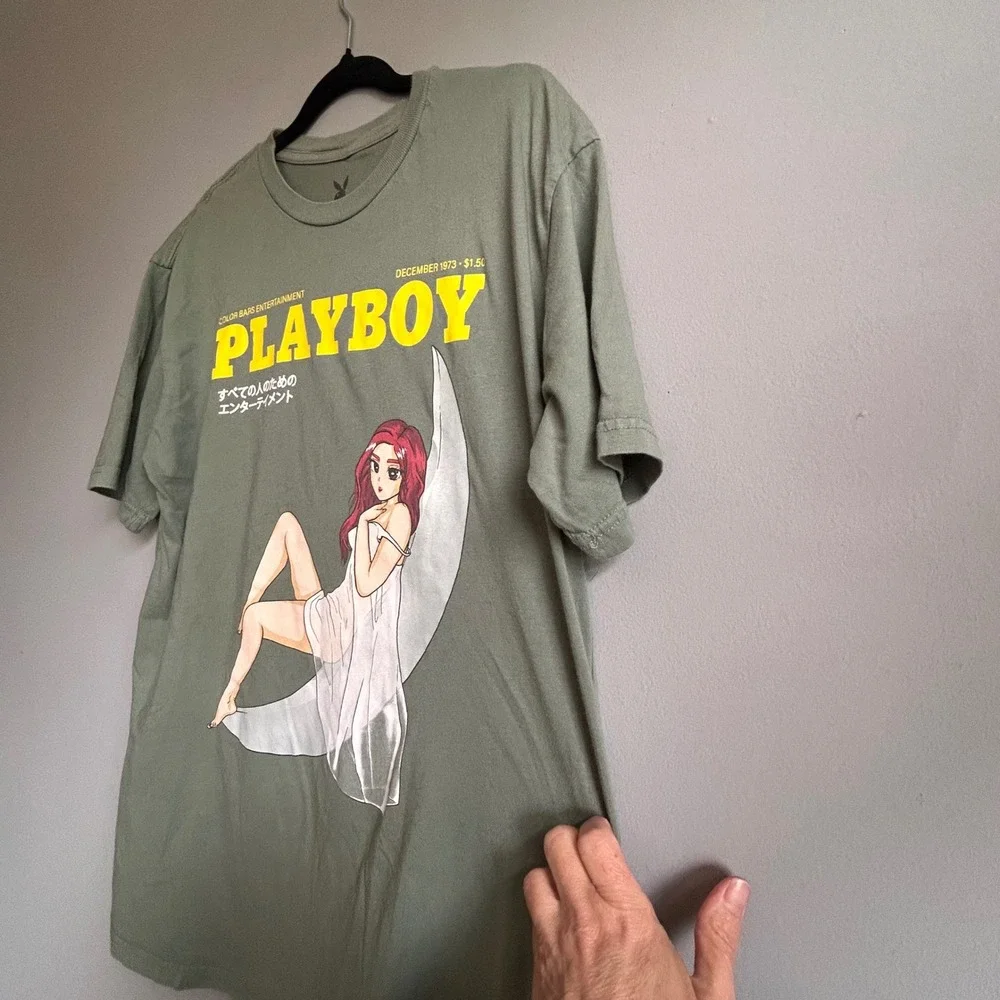 Playboy x Color Bars Anime Girl Moon Graphic T-Shirt Olive Green Mens Large L